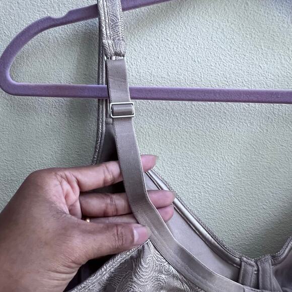 Women's Playtex Full Coverage Underwire Non-Padded Wide Straps Bra Size 42C - Picture 5 of 5